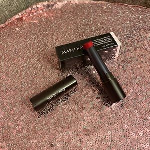 Mary Kay Supreme hydrating lipstick fuchsia dream